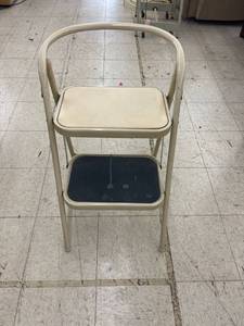 lot 8535 image: step stool