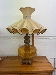lot 8555 image: vintage table lamp