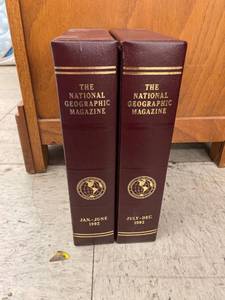 lot 8570 image: 1992 National Geographic magazine collection