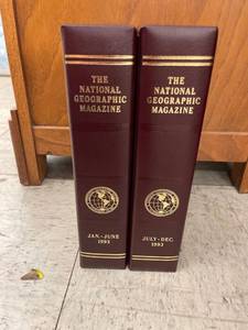 lot 8571 image: 1993 National Geographic magazine collection