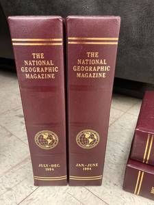 lot 8572 image: 1994 National Geographic magazine collection
