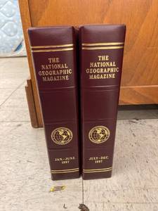 lot 8575 image: 1997 National Geographic magazine collection