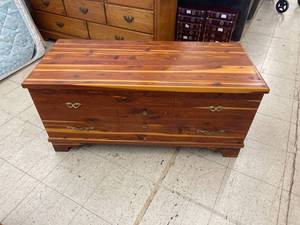 lot 8579 image: cedar chest