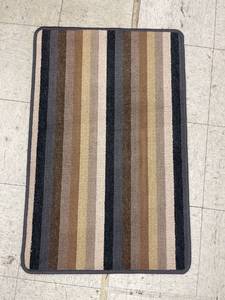 lot 8588 image: rug