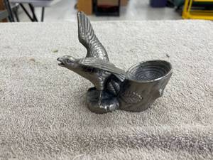 lot 9008 image: metal eagle pipe holder