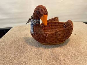 lot 9058 image: wicker goose