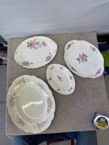 lot 9072 image: vintage flower platter lot