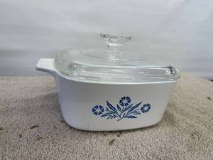 lot 9075 image: 1.5 liter Corning ware pan