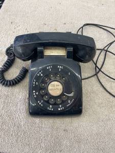 lot 9084 image: vintage bell systems phone