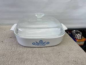 lot 9086 image: 10 inch Corning ware