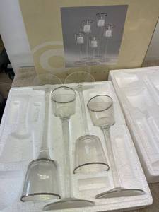 lot 9100 image: 4 candle holders