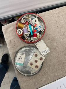 lot 9112 image: tin full of sewing stuff