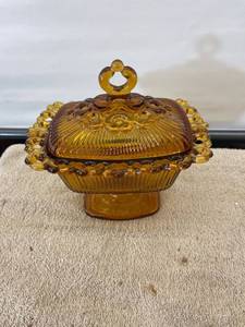 lot 9116 image: amber candy dish
