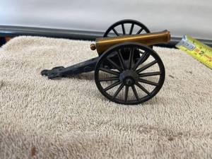 lot 9119 image: brass & cast iron cannon