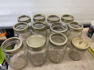 lot 9131 image: canning jar lot