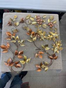 lot 9140 image: brass wall hangings lot