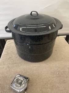 lot 9143 image: granite ware canning pan & rack