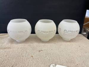 lot 9157 image: 3 frosted light globes