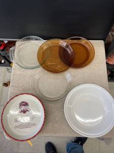 lot 9166 image: pie plate lot
