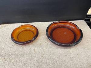 lot 9172 image: 2 amber cigar ashtrays