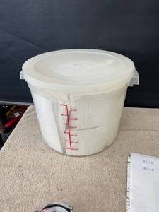 lot 9179 image: 12 L storage container full of napkins