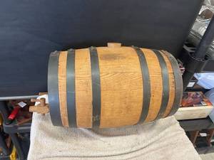 lot 9201 image: wood keg