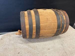lot 9203 image: wood keg