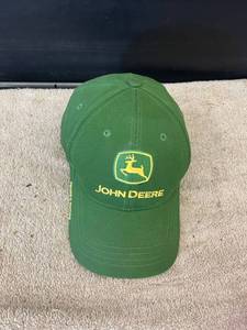 lot 9208 image: John Deere hat