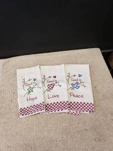 lot 9274 image: set 3 god is dish towels