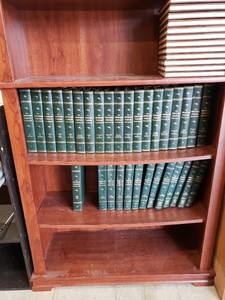 lot 9287 image: set of American Peoples encyclopedias