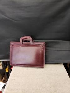 lot 9289 image: pair brief cases