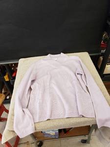 lot 9291 image: purple Cashmere sweater sz M