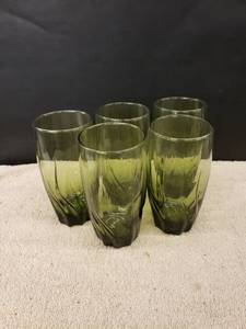 lot 9294 image: set 5 green glasses