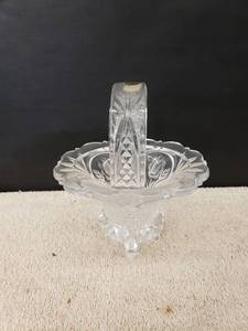 lot 9302 image: lead crystal European basket