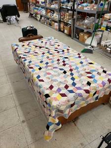 lot 9309 image: unfinished quilt