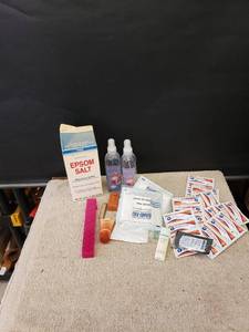 lot 9324 image: lot of bathroom items