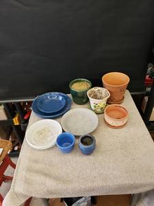 lot 9331 image: lot of flower potstrays