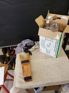 lot 9339 image: box of shoe keepersshoe socksremover
