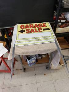 lot 9343 image: lot of garage sale signs