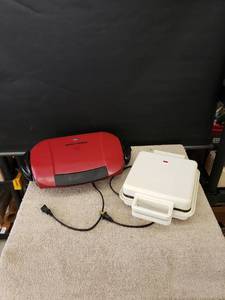 lot 9376 image: pair small appliances power on