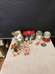 lot 9377 image: lot of christmas music box snow globes work