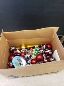 lot 9378 image: box of Christmas ornaments