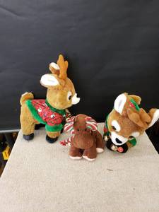 lot 9386 image: plush Christmas lot