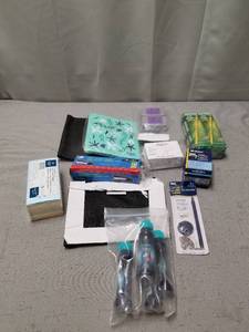 lot 26873 image: LOT OF RANDOM OFFICE SUPPLIES