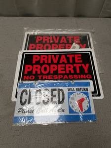 lot 25197 image: P2 PRIVATE PROPERTY SIGNS AND ONE OPEN AND CLOSED SIGN