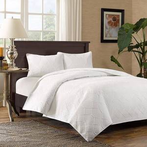 lot 59596 image: 3-Piece Quilted KingCalifornia King Cover