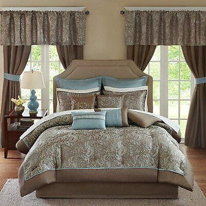 lot 59730 image: Madison Park Essentials Brystol Faux Silk Comforter Set, 104 x 92