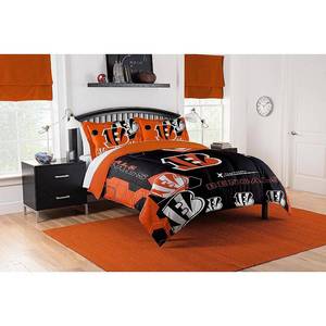 lot 59777 image: The Northwest Cincinnati Bengals FullQueen Comforter Set