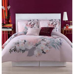 lot 59800 image: Christian Siriano Dreamy Floral FullQueen Comforter Set Bedding