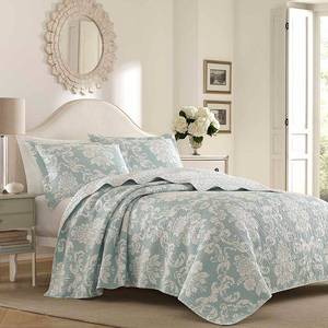 lot 59823 image: Laura Ashley Venetia Quilt Set, FullQueen, Teal Floral